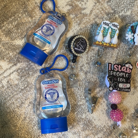 ⭐️Not so Mystery, Assortment of Badge Reels, Watch and more! ⭐️ - Picture 3 of 4